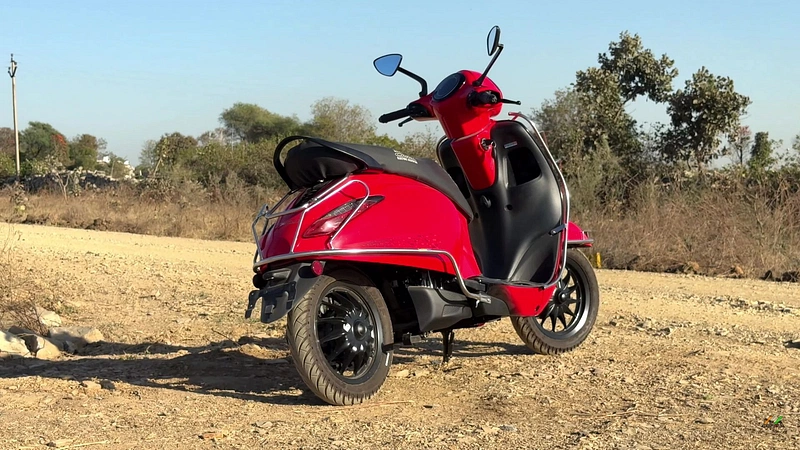 Bajaj Chetak 2903