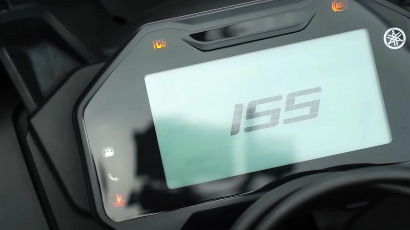 Yamaha R15 V4