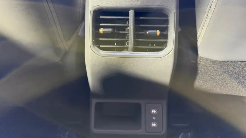 AC Vents (Floor)