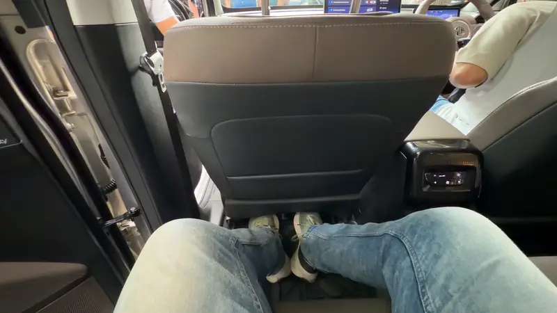 Rear Legspace