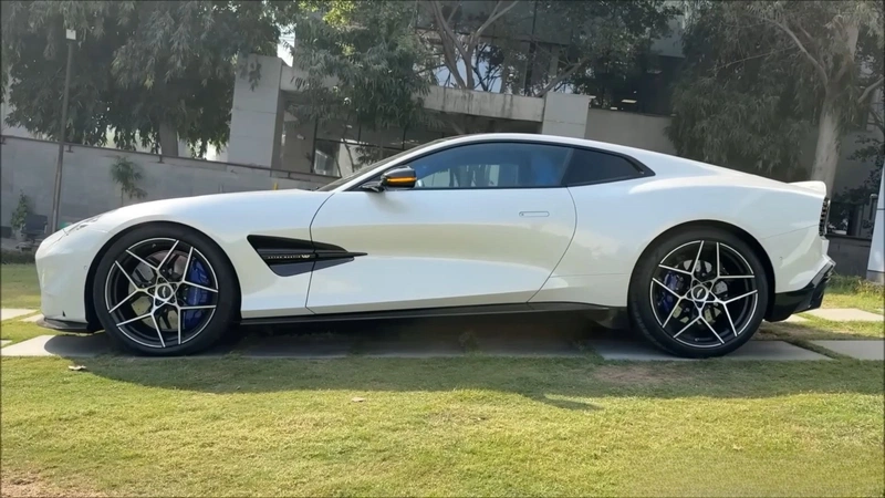 Aston Martin Vanquish