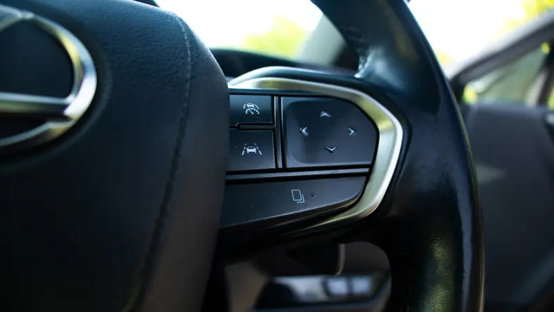 350h AWD Steering wheel controls