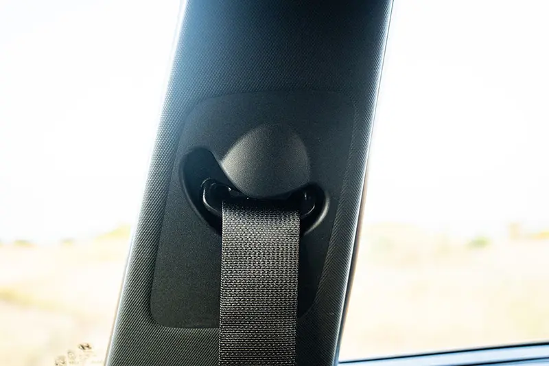 Front Seatbelt (Non-adjustable)