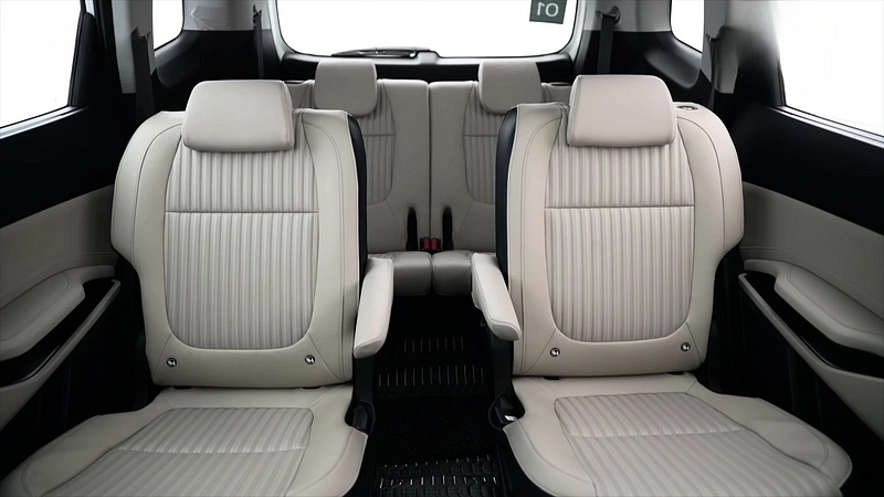 Kia Carens Clavis