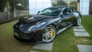 Aston Martin DB12