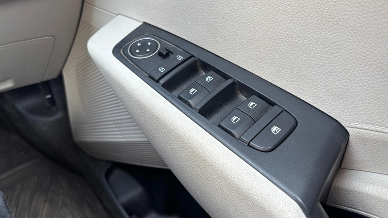 Kia Carens Clavis