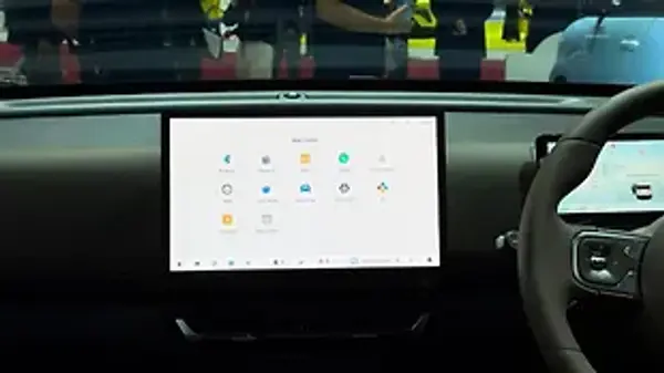 The MG Hector Tomahawk PHEV gets a massive 15.6-inch infotainment unit with wireless Apple CarPlay and Android Auto.
