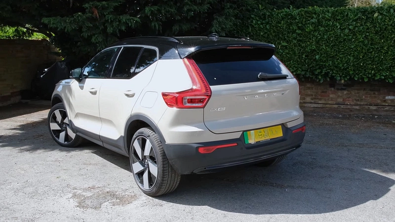 Volvo EX40