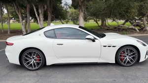 Maserati GranTurismo primary view