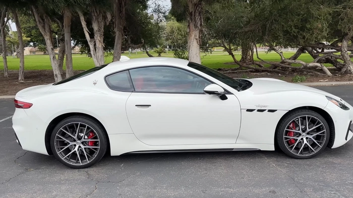 Maserati GranTurismo image 2