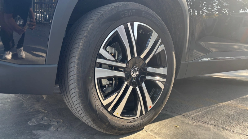 MG Hector