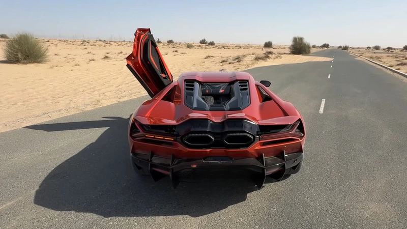 Lamborghini Revuelto