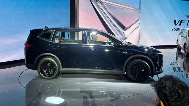 VinFast VF MPV 7