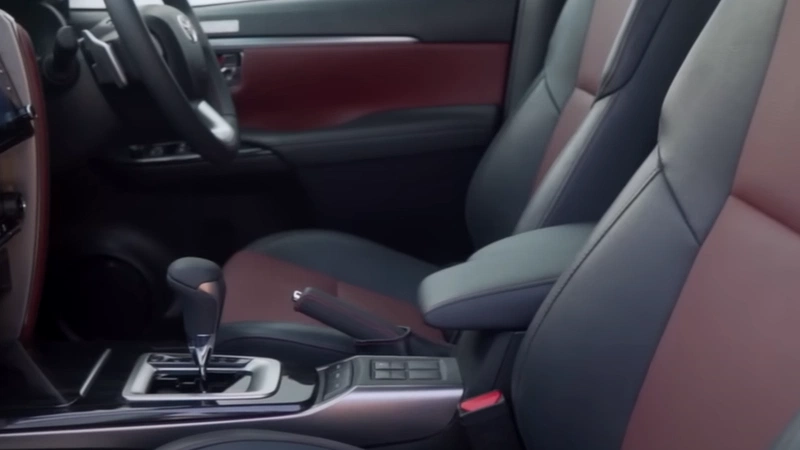 Toyota Fortuner Legender