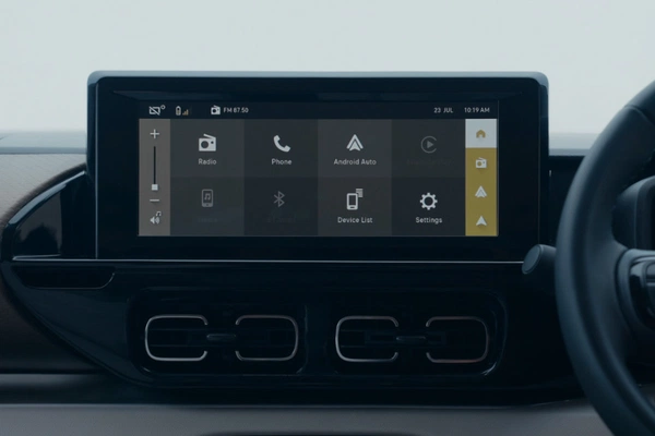 10.25-inch infotainment.