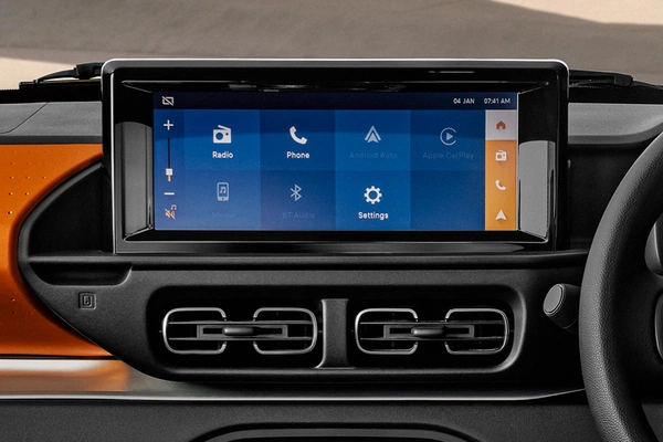 10.25-inch screen with wireless mirroring.