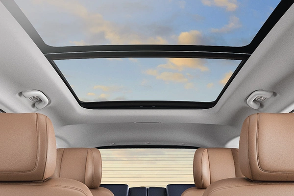 Panoramic sunroof.