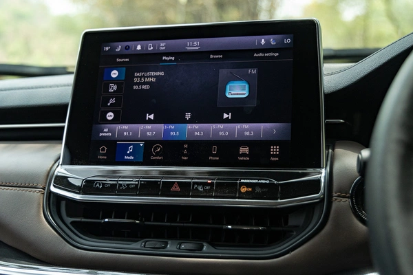 High-res infotainment display.
