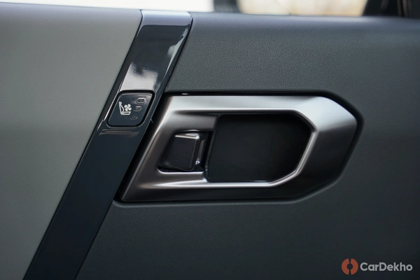 Rear ventilation through seat base.