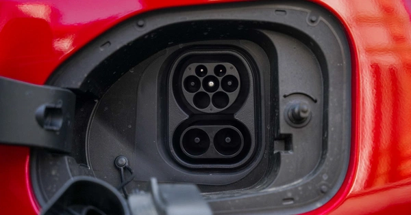 V2L + V2V capability.