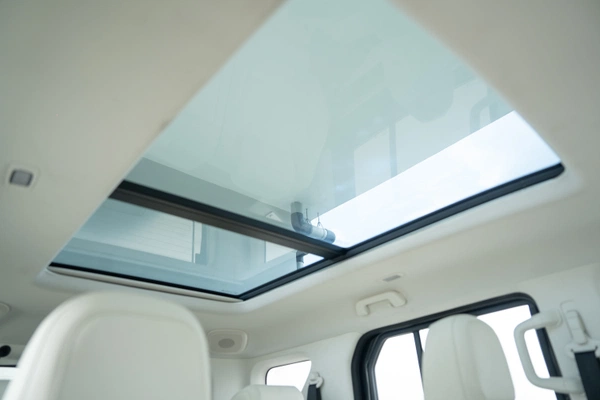 Panoramic sunroof.