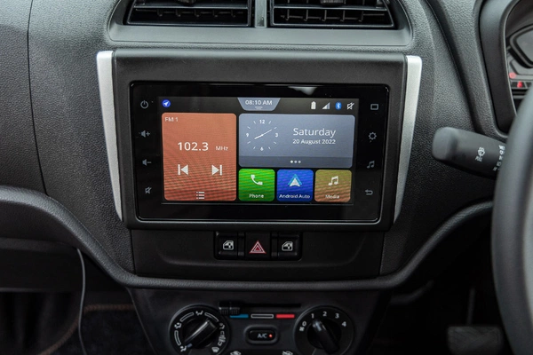 7-inch SmartPlay touchscreen is straightforward and pleasant to use.