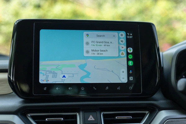 Wireless Android Auto and Apple CarPlay deliver truly seamless smartphone integration.
