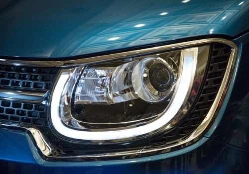 LED projector headlamps give a sharp, modern appearance.
