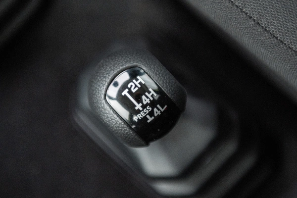 4x4 system with low-range gearbox makes tough terrain surprisingly approachable.