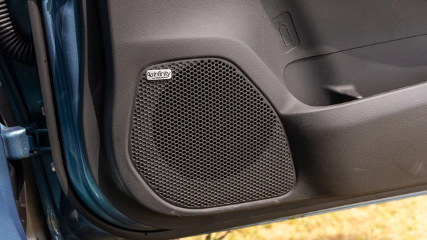 8-speaker Infinity sound system delivers a rich, premium listening experience.