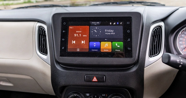 7-inch system may be basic but includes Android Auto/Apple CarPlay navigation.