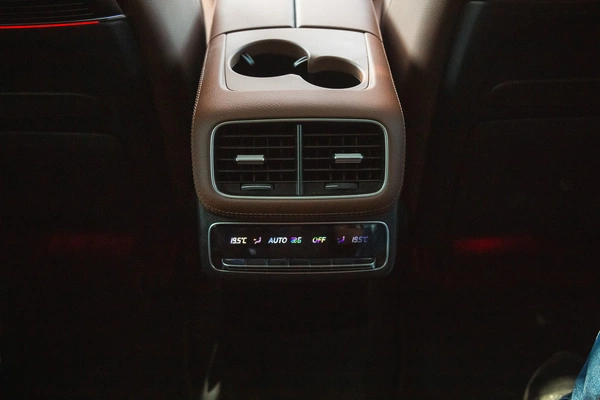 5-zone climate control.