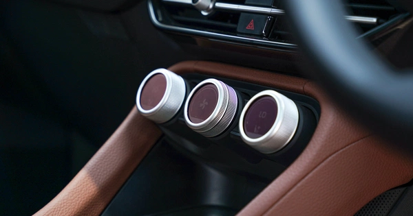 Multi-function smart dials.