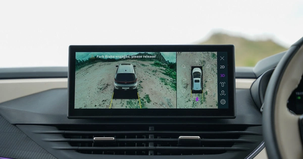 360-degree camera delivers clear, real-time feed plus blind-view monitor.