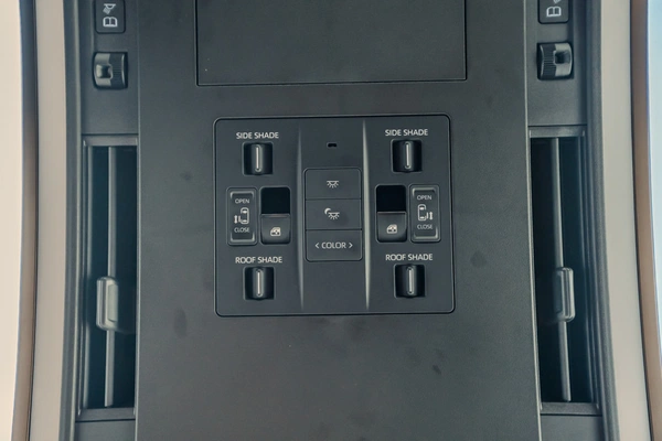 Roof-mounted secondary controls.