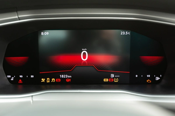 8-inch digital cluster.