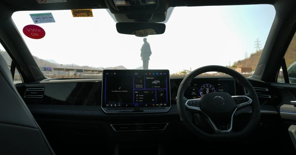 15-inch highly customizable touchscreen.