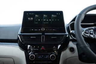Mahindra Xuv 3Xo Ev 10.25-Inch Infotainment System With Wireless Smartphone Connectivity And Built-In Alexa