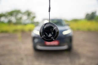 Tata Harrier Ev Auto Park Assist That Can Park The Vehicle Automatically, Even In Unmarked Spaces Using The Key