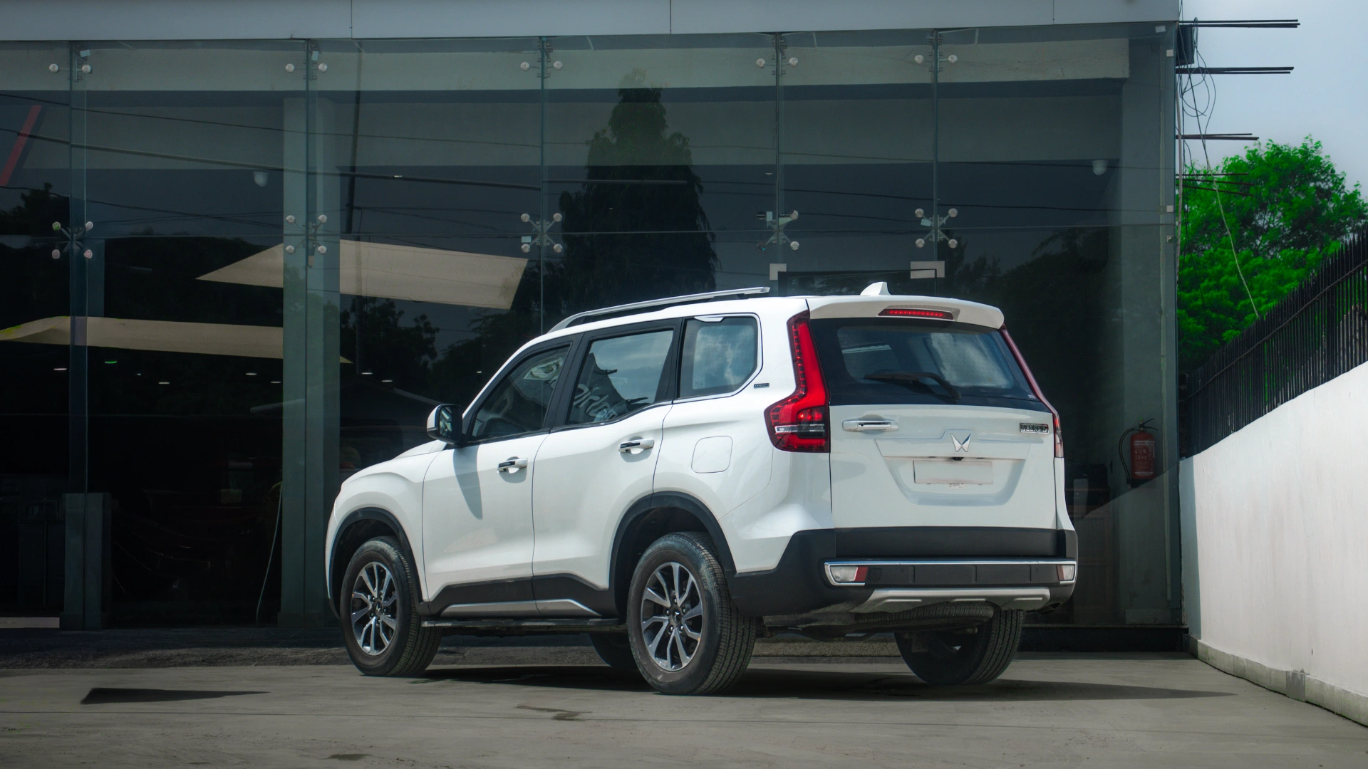 Scorpio N White rear