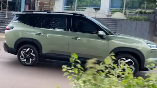 MG Hector Hawk undisguised side profile