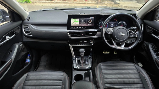 2020 Kia Seltos GTX+ Dashboard