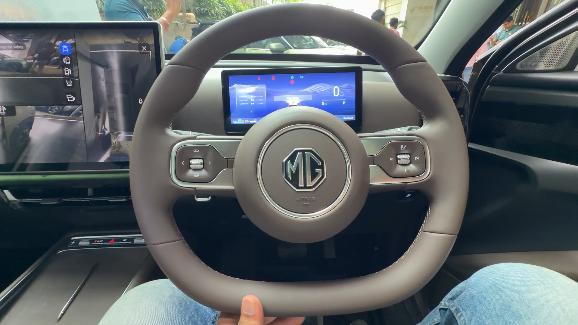 MG Hector Tomahawk PHEV sterring wheel and driver's digital display view