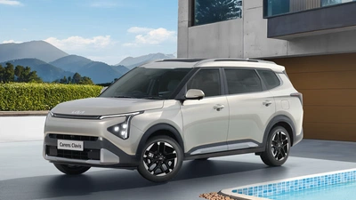 Kia Launches Carens Clavis HTE (EX) Variant at ₹12.55 Lakh