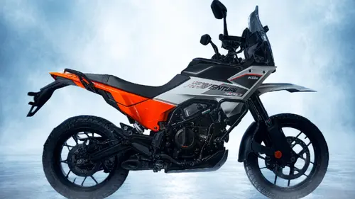 KTM 390 Adventure Gets New Arctic Flare Colour at Rs 2.88 Lakh Image