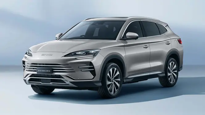 BYD Sealion 6 Exterior Front Left Three Quarter View