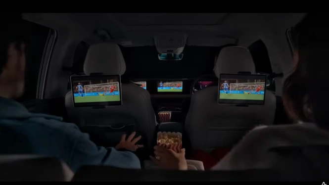 xev9s  passenger display with rear tablet