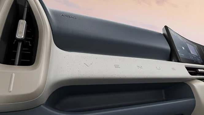 Hyundai Venue facelift dashboard