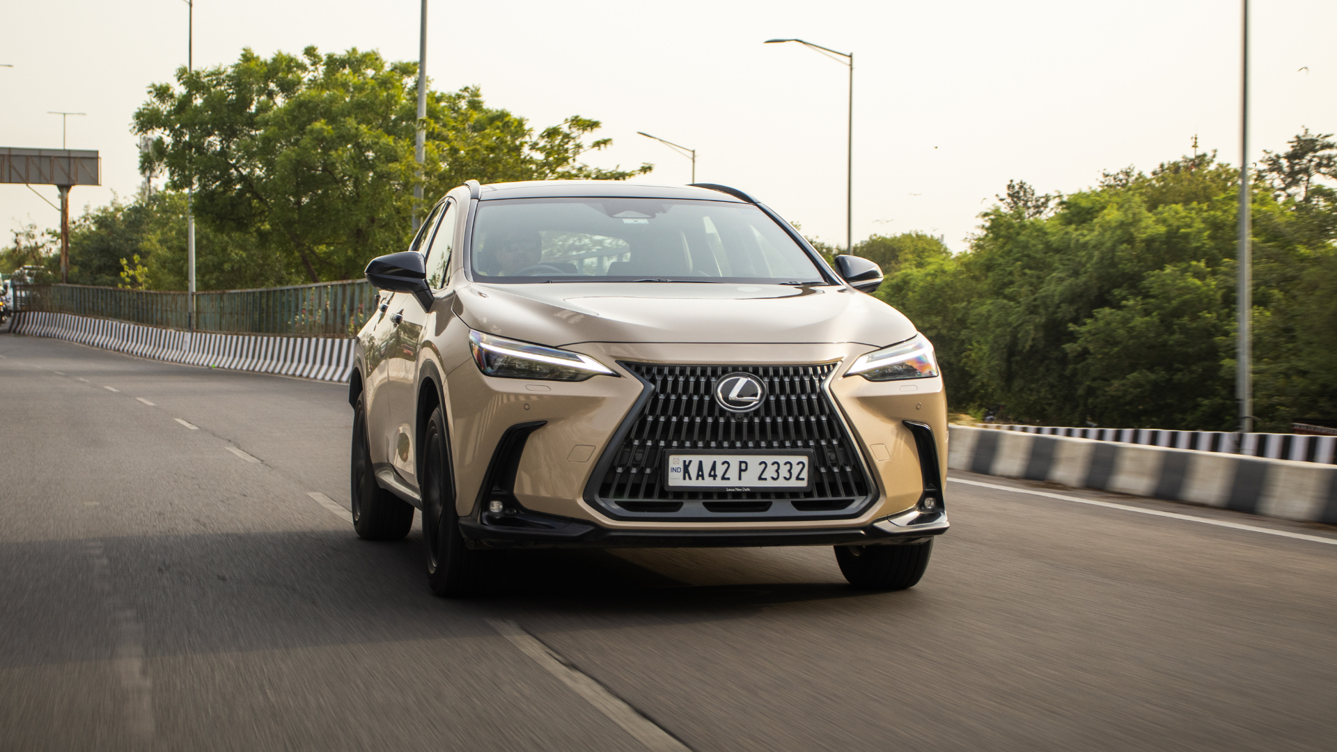 Best Luxury Cars Under ₹1 Crore On-Road Image