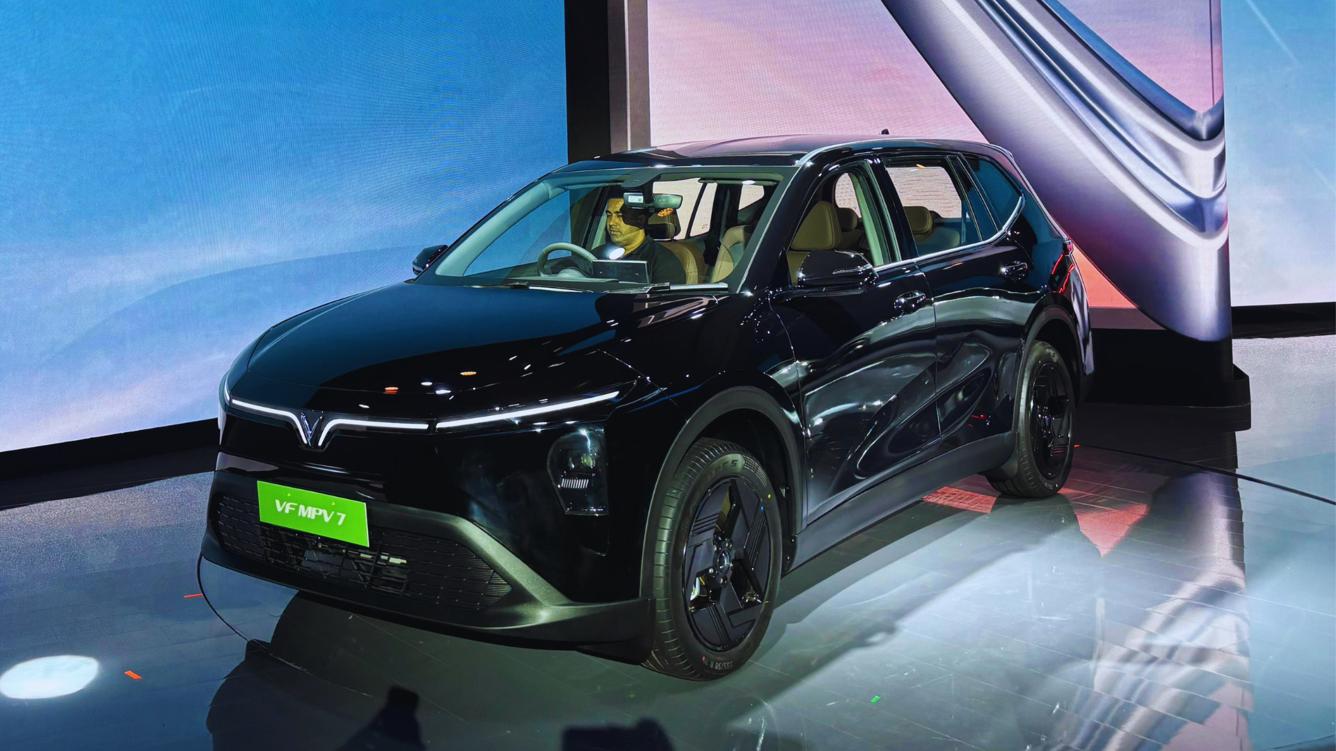 Vinfast VF MPV 7 Launched - Price, Features, Battery Specs & More  